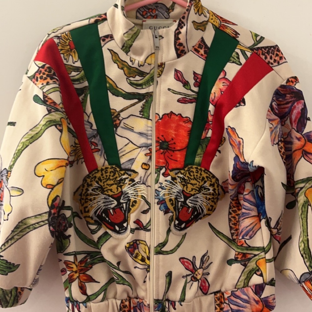 Gucci Sweat suite 18/24 months great condition